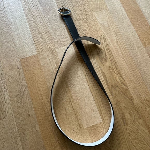 Steve Madden Woman’s Black and White Reversible Belt 41” *Worn Twice* - Picture 7 of 9